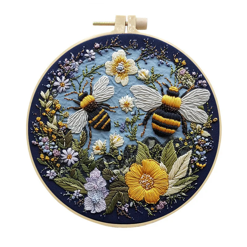 Bee Embroidery Kit – DIY Cross Stitch Set with Animal Pattern