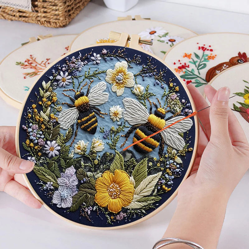 Bee Embroidery Kit – DIY Cross Stitch Set with Animal Pattern