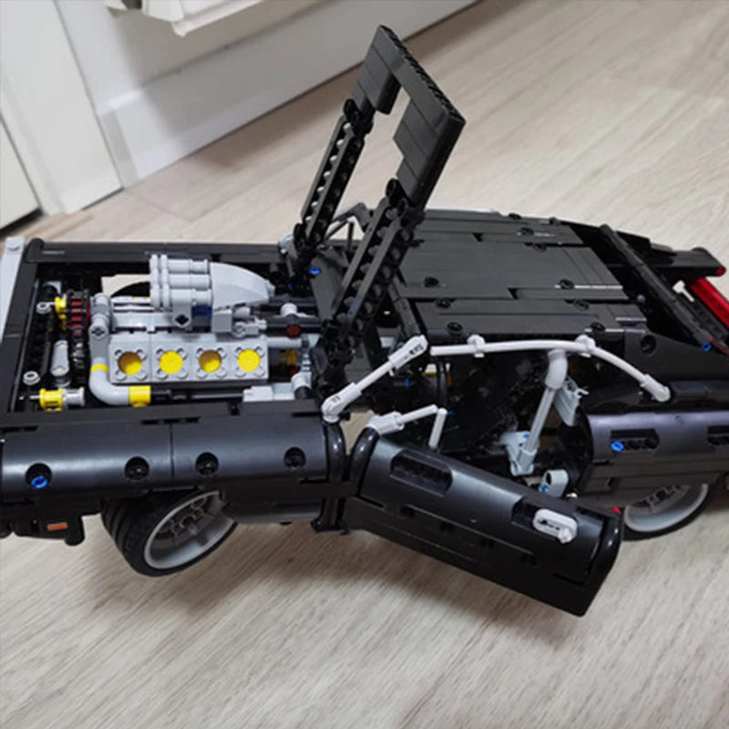 1077pcs Technical Racing Car Model – Collector’s DIY Build Set