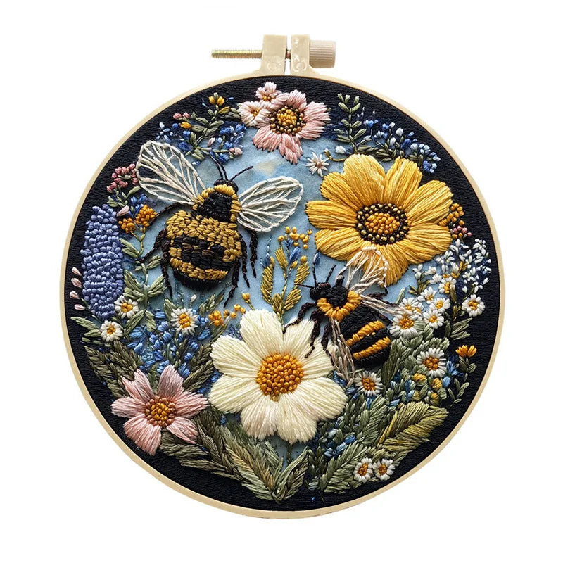 Bee Embroidery Kit – DIY Cross Stitch Set with Animal Pattern